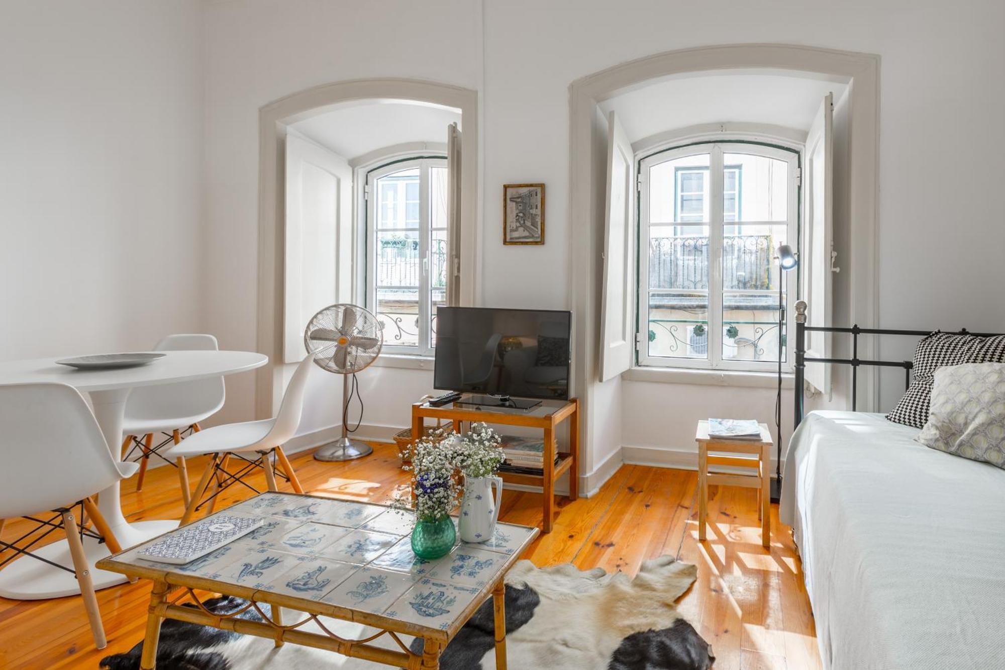 Spacious, Bright And Sunny Apartment, By Timecooler ลิสบอน ภายนอก รูปภาพ